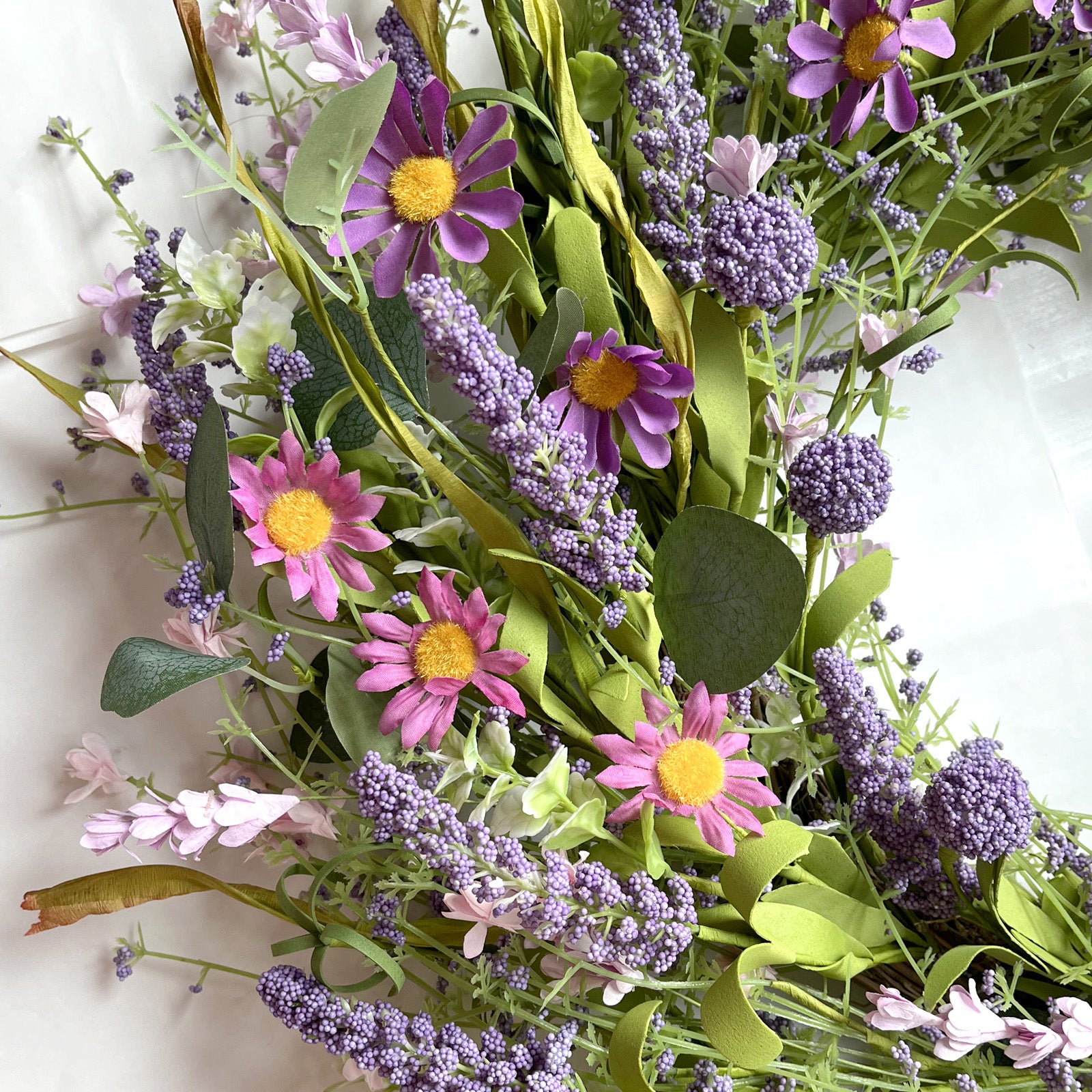 24 Inch Spring and Everyday Greenery Wild Flower Wreath for Front Door, Mixed Green Leaves and Flower Wreath for Indoor and Outdoor Use, Everyday Flower Wreath for Home Decor