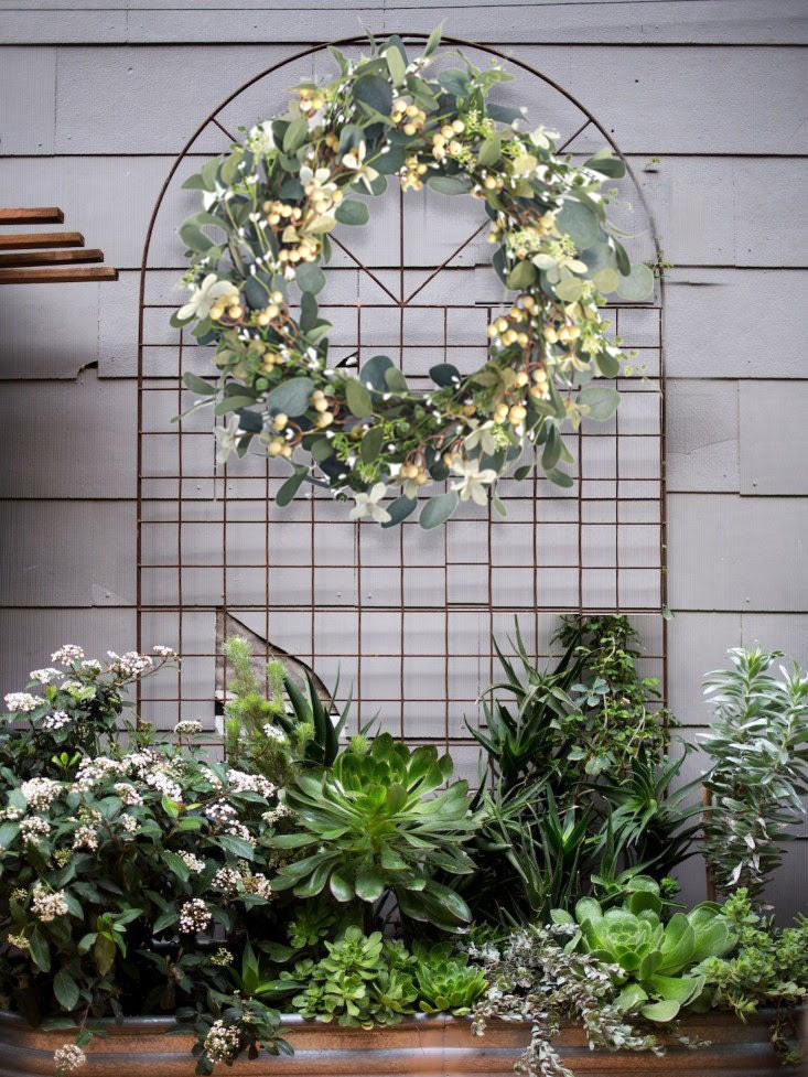 Egolot 22Inch Artificial Eucalyptus Berry Wreath Green Leaf Eucalyptus Wreaths Spring Summer Wreath for Front Door Window Hanging Wall Party Decoratio Ornaments ns 22in - Wineglass Centerpiece Artistic